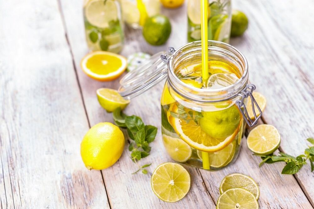 voda s citrónom na chudnutie